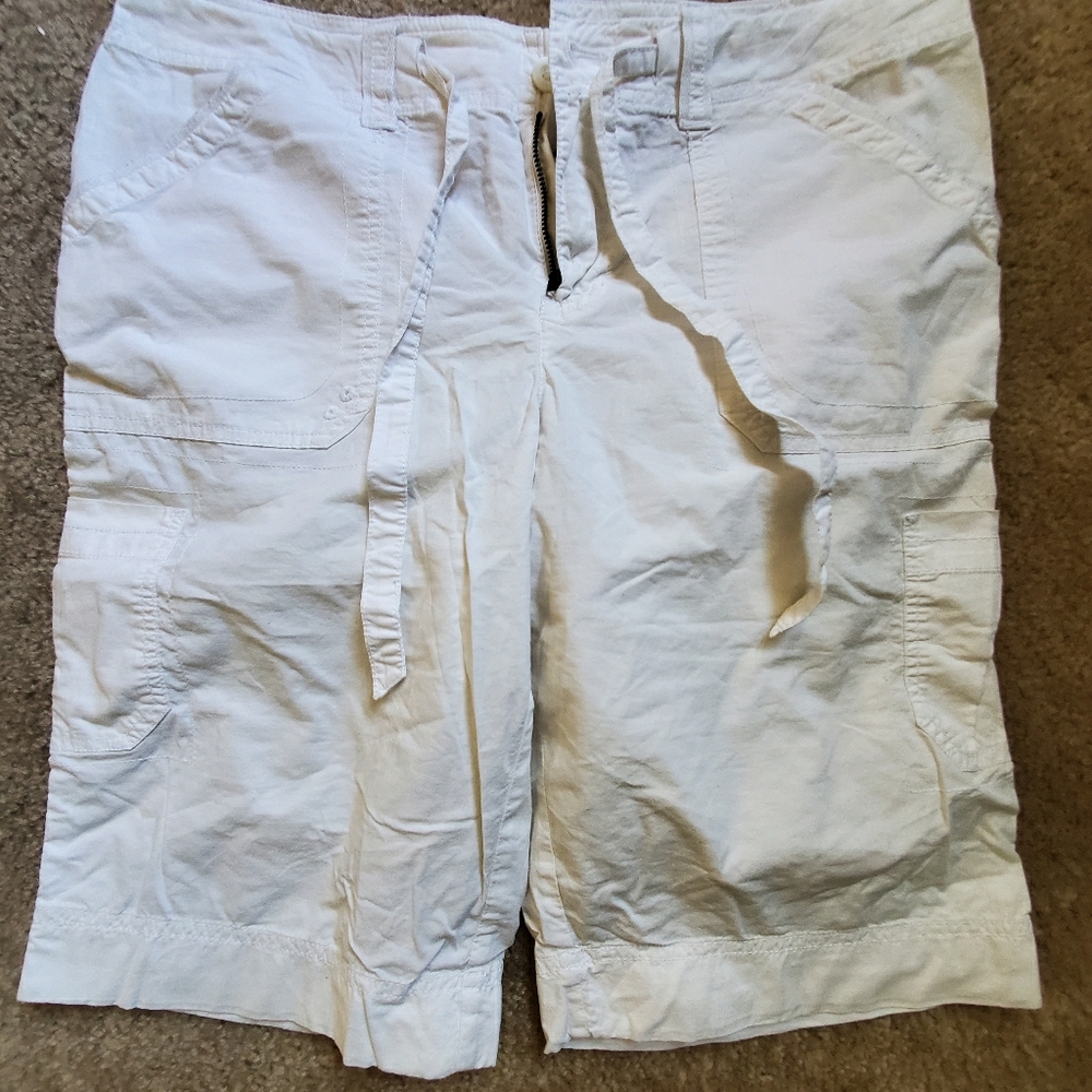 White sport cargo shorts